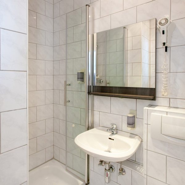 tp-hotelberatung-relax-hotel-micro-doppelzimmer-6 Bad Micro Doppelzimmer