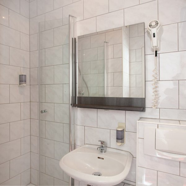 tp-hotelberatung-relax-hotel-micro-einzelzimmer-5 Bad Einzelzimmer