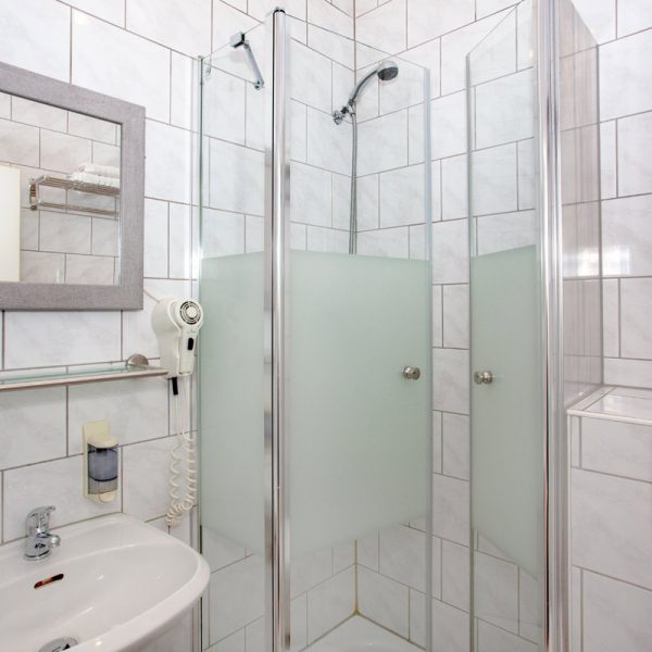 tp-hotelberatung-relax-hotel-standard-einzelzimmer-klimaanlage-2 Bad Standard Einzelzimmer